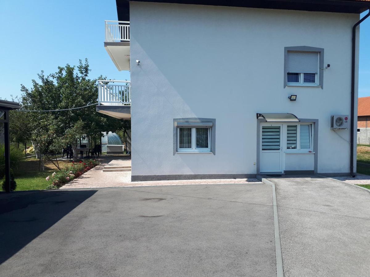 Apartmani Denis Dubrave Gornje Extérieur photo